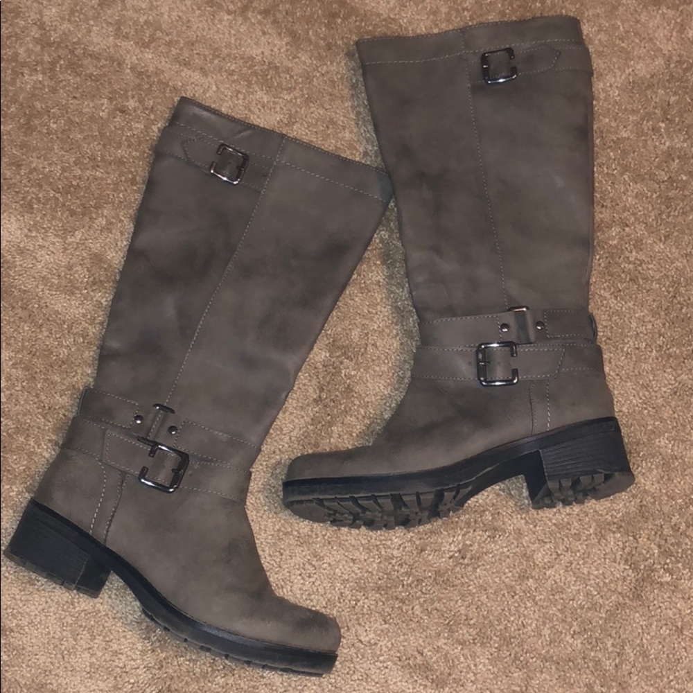 Grey boots